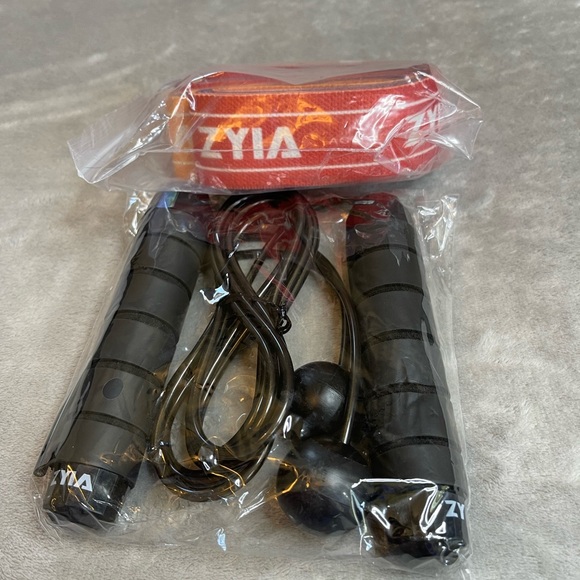 Zyia Workout Bundle - Picture 2 of 4